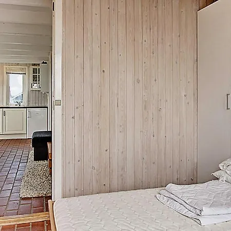 4 Person Holiday In Harbo Re *