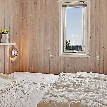 4 Person Holiday In Harbo Re 度假居